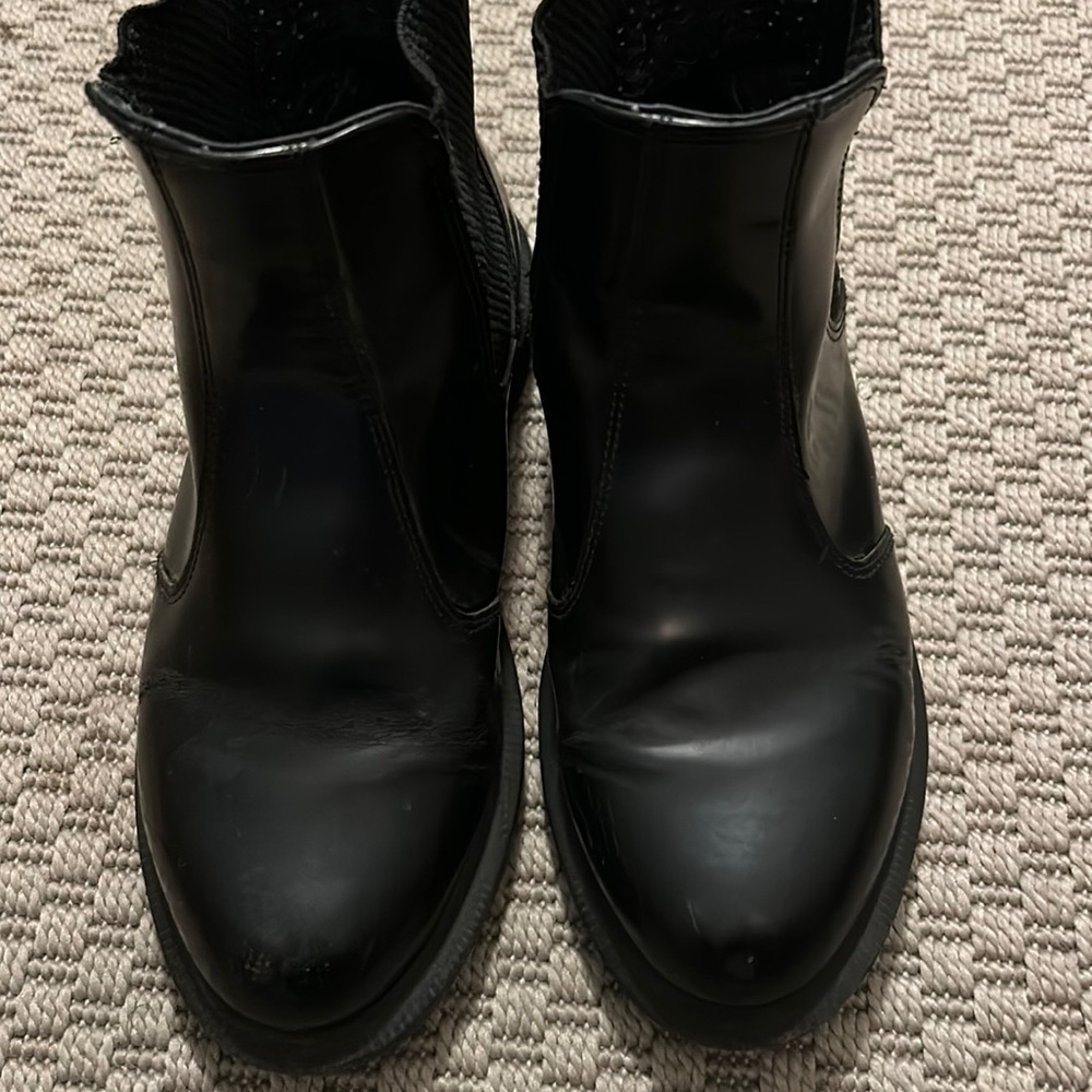 Dr. Martens Flora Chelsea boots